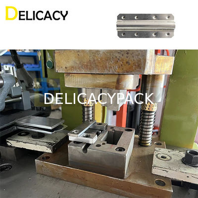 Barattolo di latta ad alta velocità che fa il creatore automatico del capocorda dell'orecchio della lattina rettangolare automatica